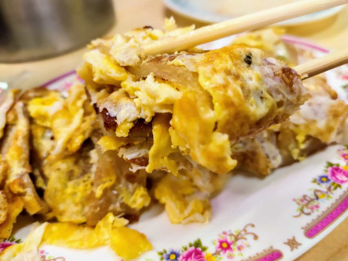 【板橋銅板美食】豆莊豆漿店，煎的恰恰的蛋餅，在地人40年的美食記憶